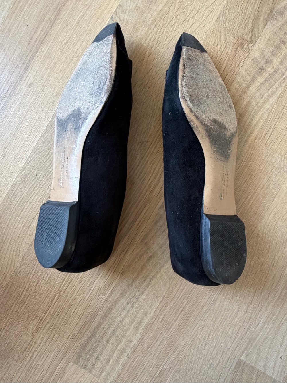 Salvatore Ferragamo Black Suede Pointed-Toe Vara Bow Flats - Picture 8 of 8